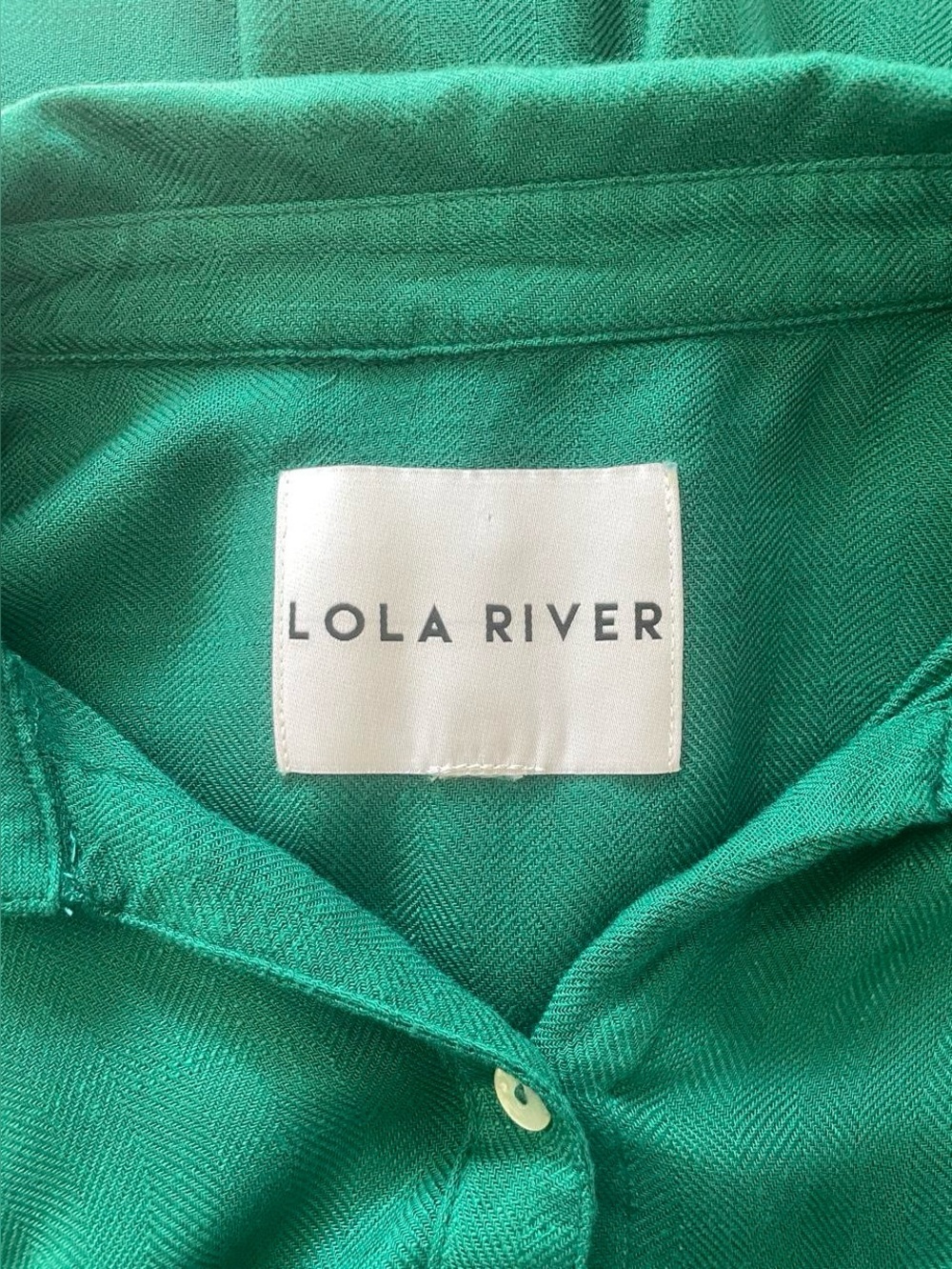 Lola River Emerald Green 100% Viscose Button-Up Blouse | Lightweight Long Sleeve - Picture 4 of 7